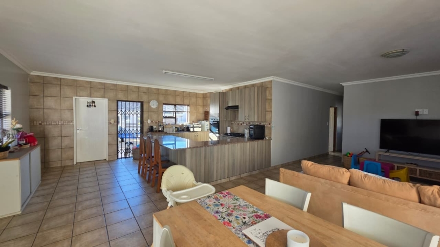 3 Bedroom Property for Sale in Country Club Western Cape